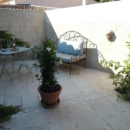 Le Sur Le Toit Bed & Breakfast 3*