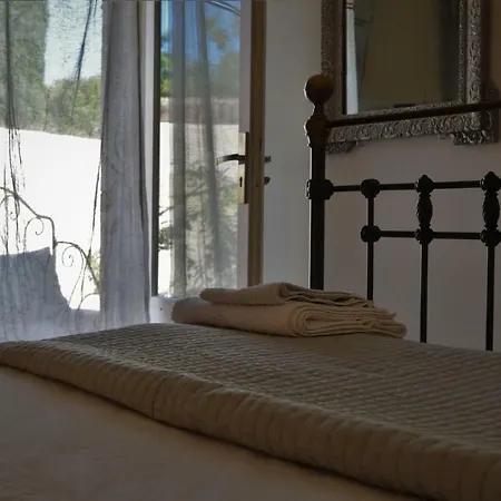Le Sur Le Toit Bed & Breakfast 3*